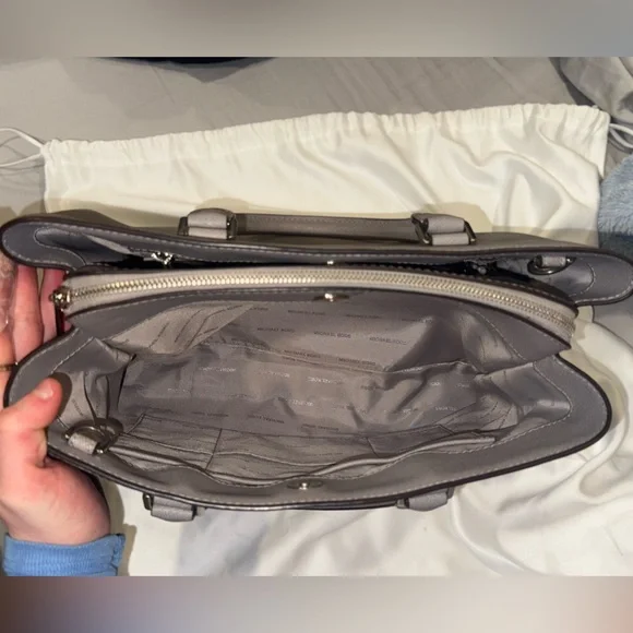 NWT Micheal Kors Savannah Large Saffiano Leather Satchel  (Pearl Grey) - Picture 7 of 12